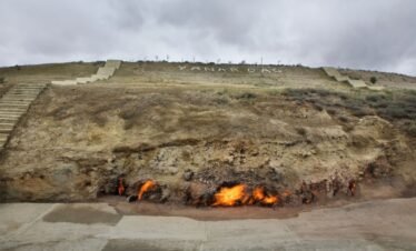 Mont Yanar Dag Azerbaïdjan