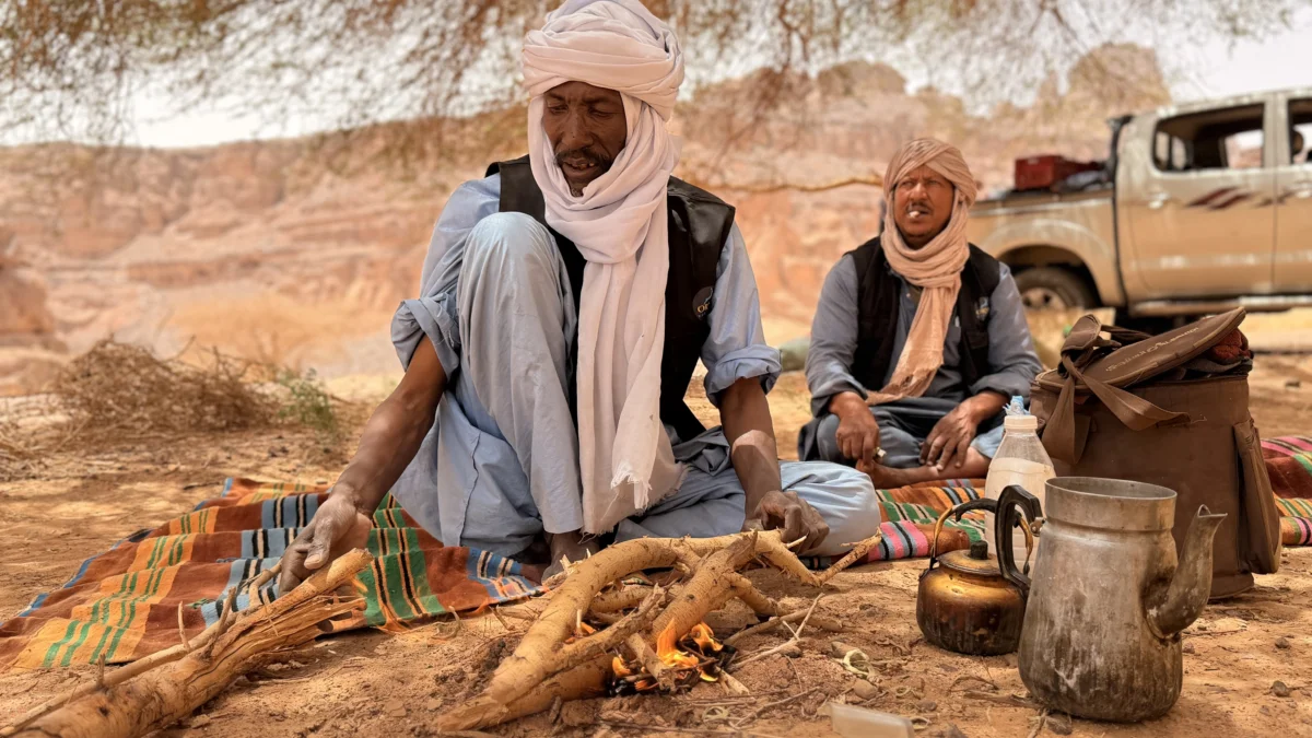 Touareg guides welcoming travellers in Djanet, Tassili n'Ajjer
